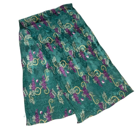 Zazou Green Floral Grapes Rectangular Viscose Scarf - Picture 1 of 8